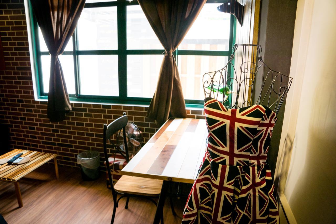 Baker Street London Style Inn Tainan Exterior photo